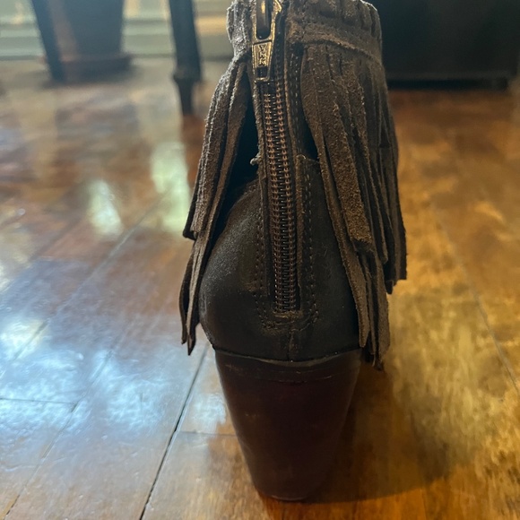 Brown fringe booties - Picture 3 of 4